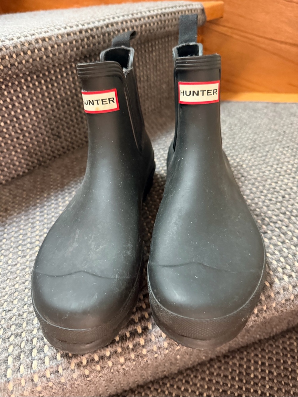 Hunter Black Chelsea Rain Boots with Red-Trim Logo